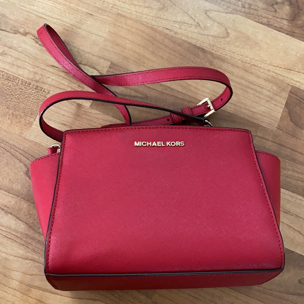 Michael Kors Selma Messenger Crossbody Bag